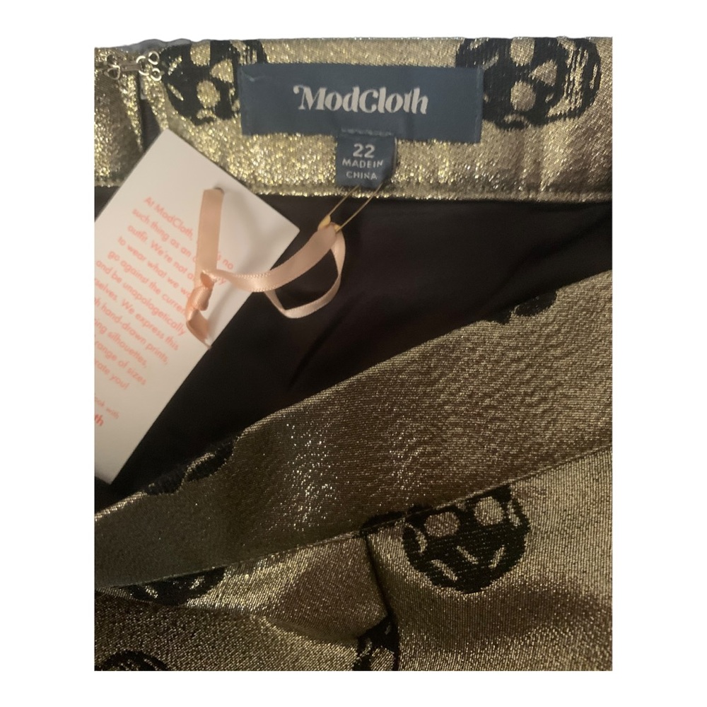 Gold 💀Black Skull Mini! So cute! Never worn, with tags. Size 22 NWT. - Picture 7 of 13